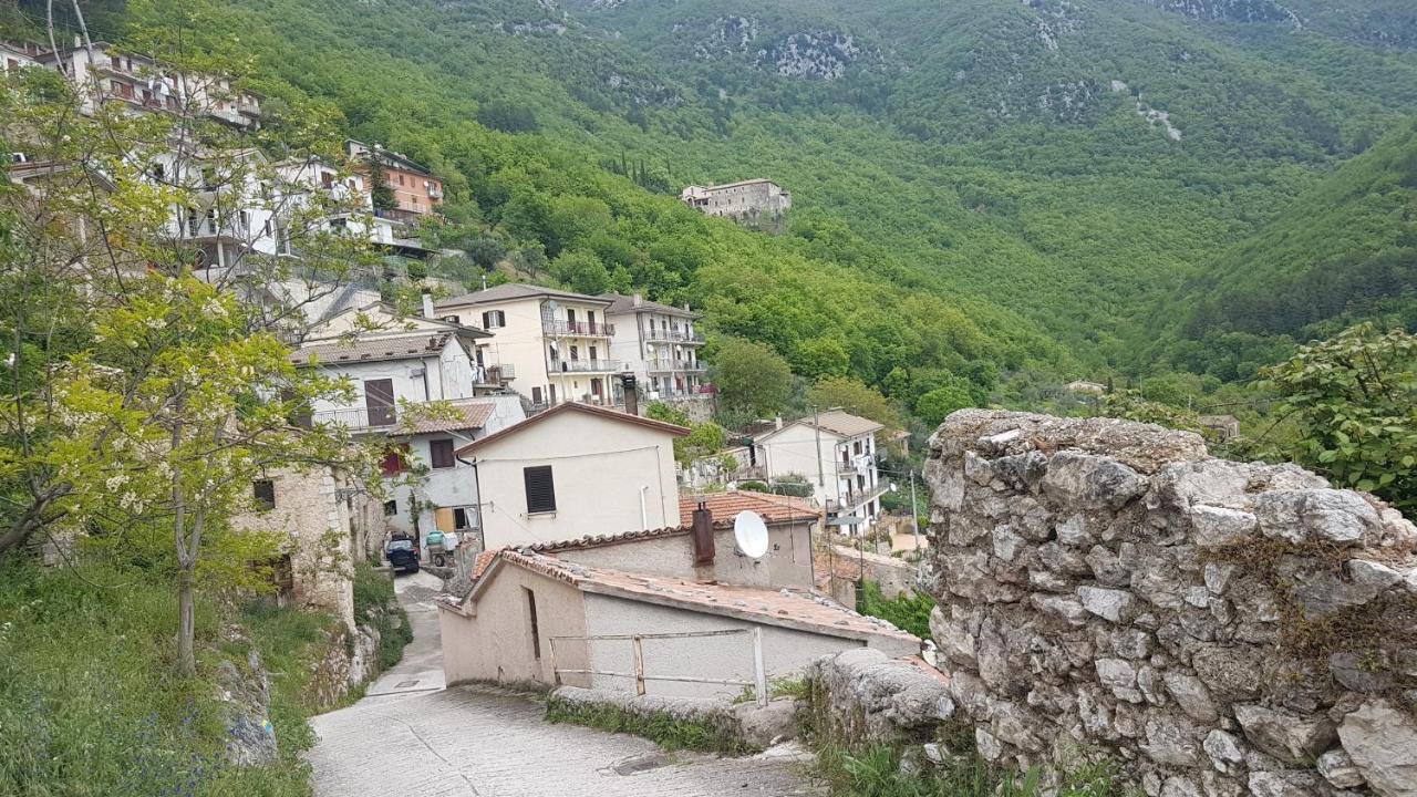 La Casetta Del Pellegrino Appartement Poggio Bustone Buitenkant foto