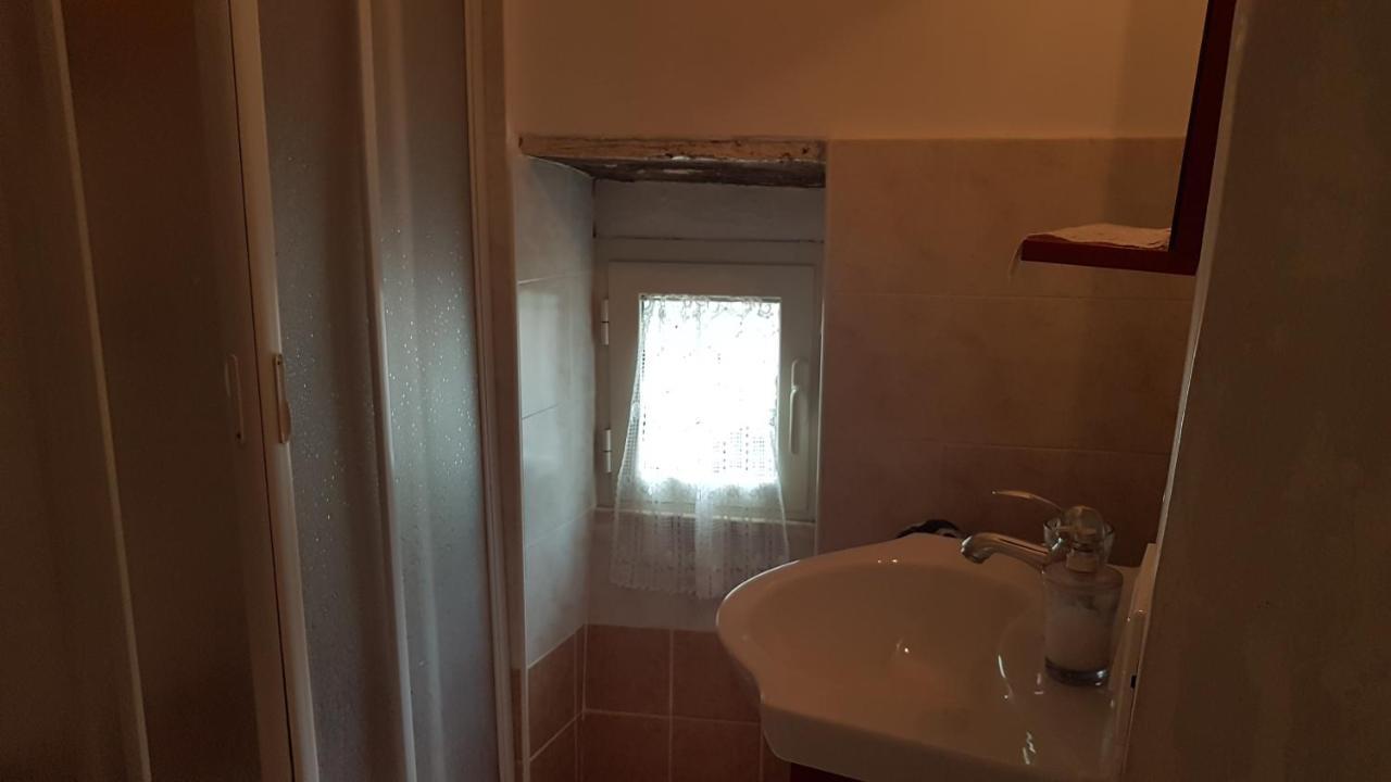 La Casetta Del Pellegrino Appartement Poggio Bustone Buitenkant foto
